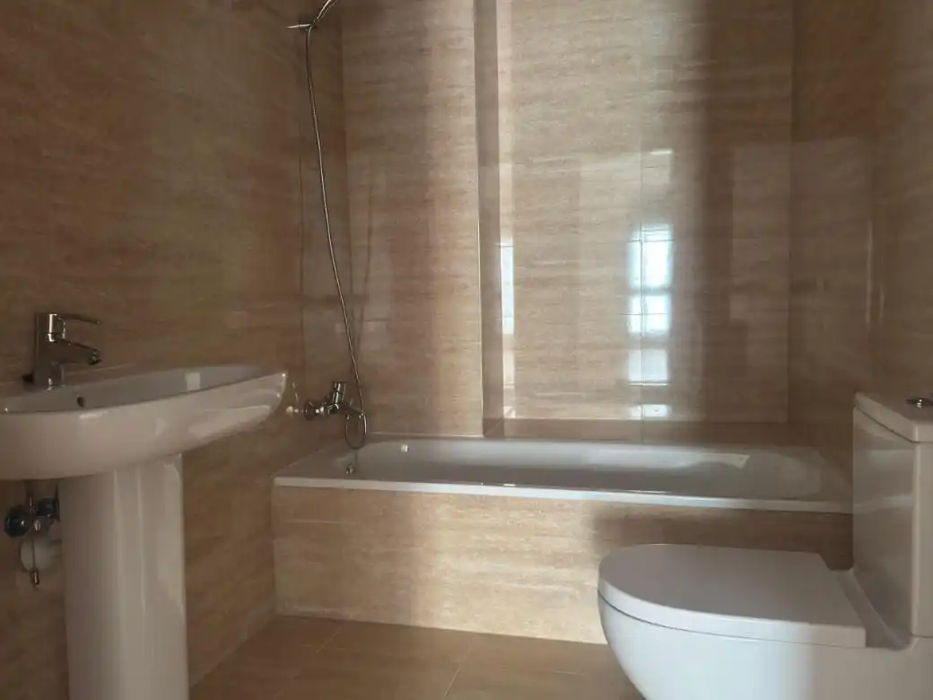 Bathroom of Flat for sale in Zaragoza  with Air Conditioner, Heating and Parquet flooring