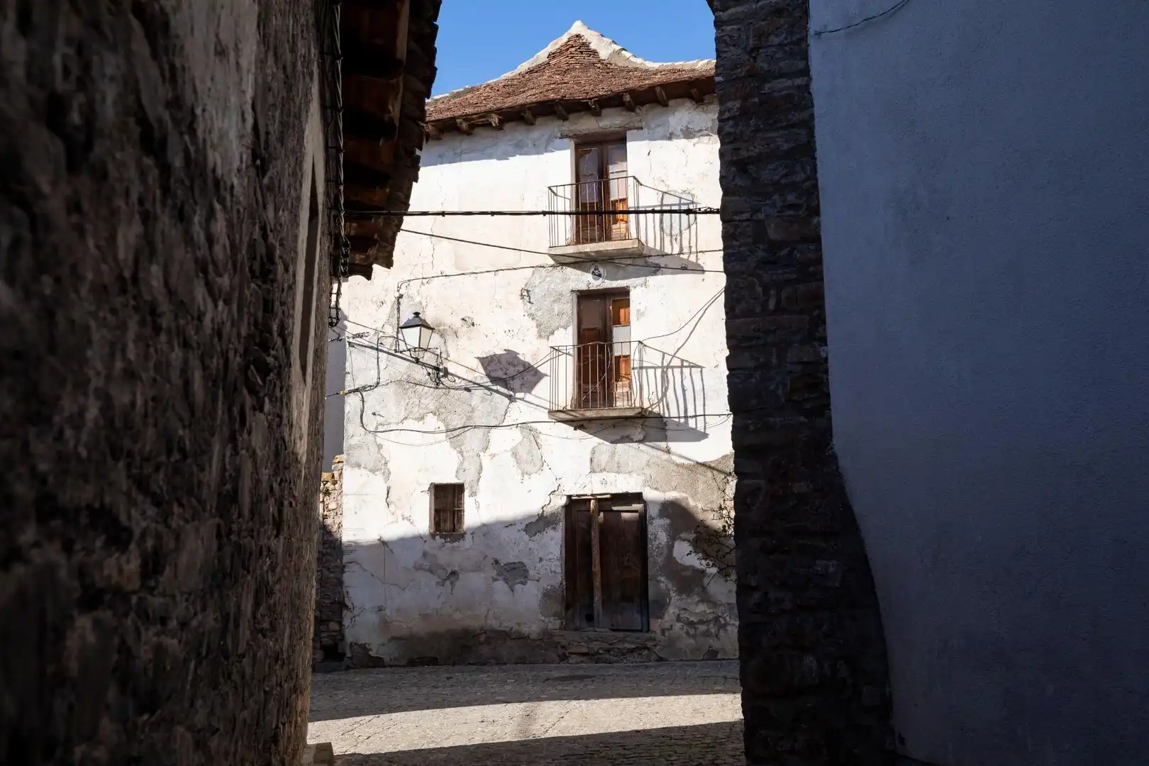 Vista exterior de Finca rústica en venda en Valle de Hecho amb Jardí privat