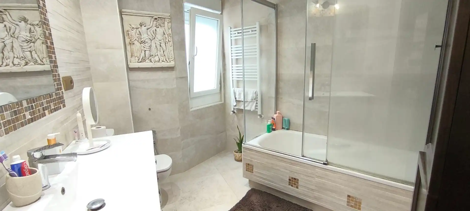 Baño de Piso en venta en Torrelavega  con Calefacción y Trastero