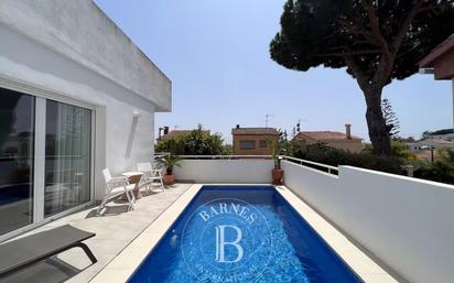 Swimming pool of House or chalet for sale in Pineda de Mar  with Air Conditioner, Heating and Terrace