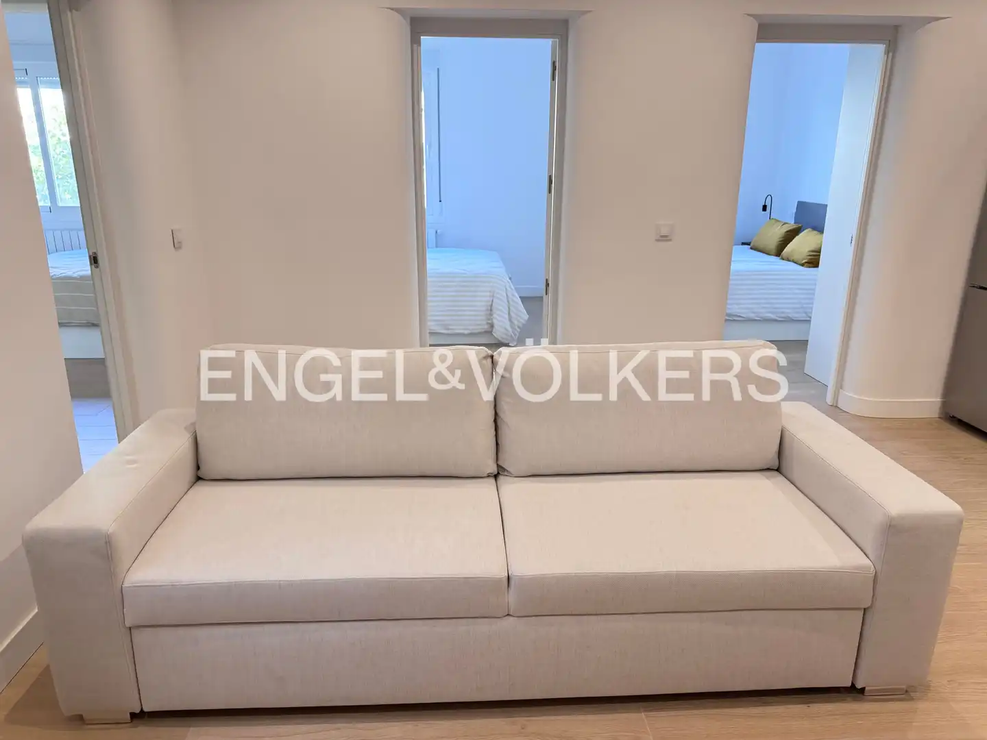 Living room of Flat for rent in Madrid  with Air Conditioner, Heating and Furnished