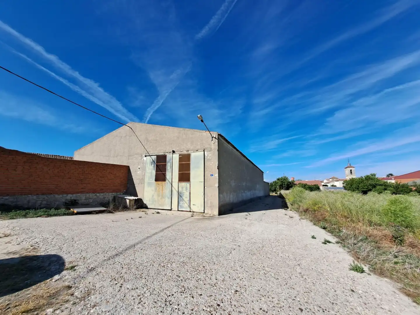 Vista exterior de Nave industrial en venta en Torrescárcela