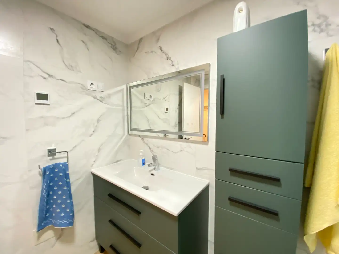 Baño de Piso de alquiler en Bilbao  con Calefacción, Terraza y Amueblado