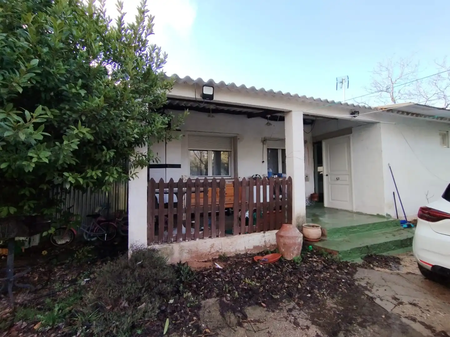 Außenansicht von Country house zum Verkauf in Tomelloso mit Schwimmbad und Möbliert