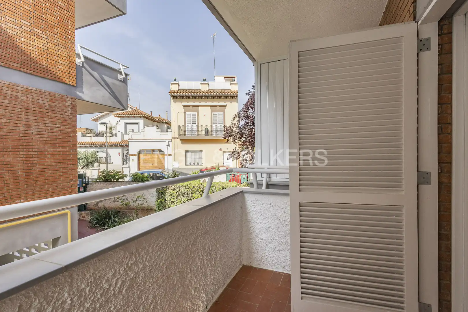 Vista exterior de Piso en venta en Sant Just Desvern con Calefacción, Jardín privado y Parquet
