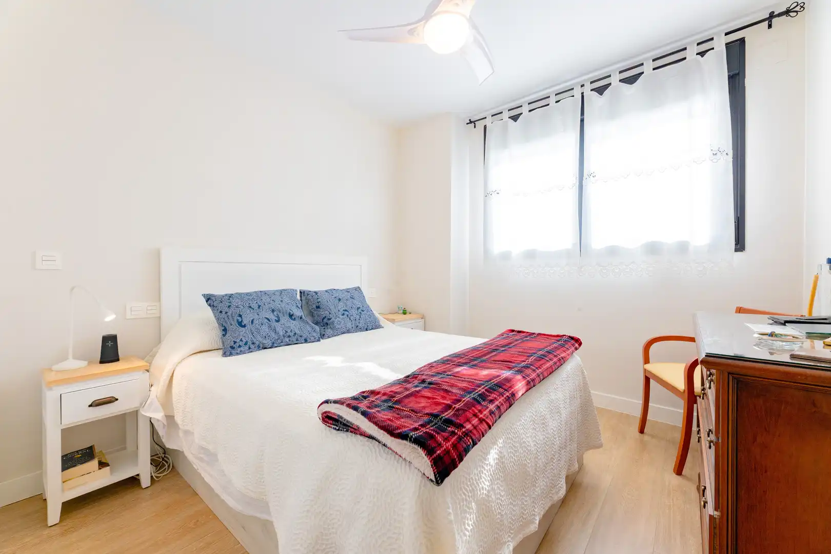 Habitación de Piso en venta en Valencia con Trastero, Piscina y Balcón