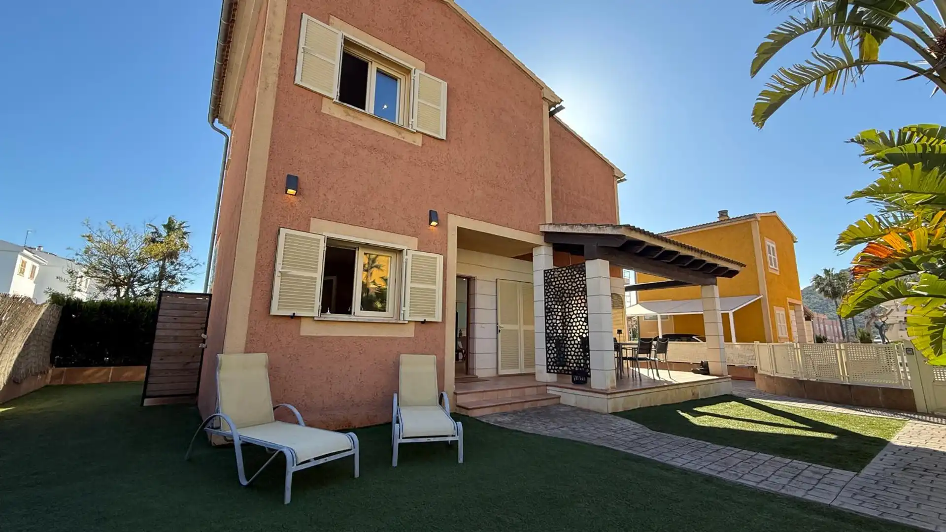 Exterior view of Single-family semi-detached for rent in Alcúdia  with Air Conditioner and Furnished
