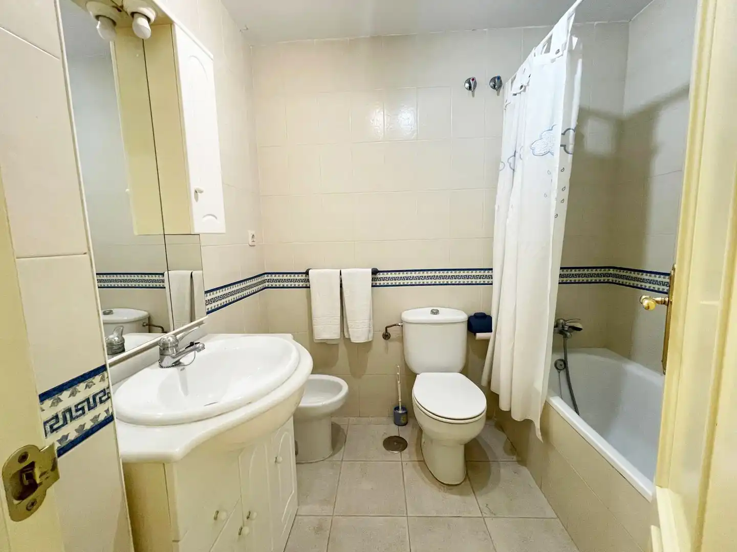 Bany de Pis en venda en Nerja amb Moblat i Balcó