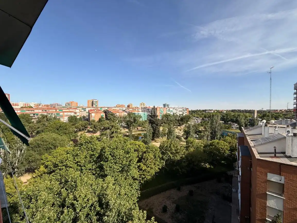 Außenansicht von Wohnung zum Verkauf in Madrid mit Klimaanlage, Heizung und Parkett