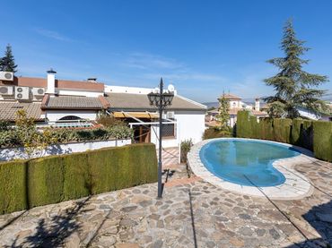 Villa avec balcon à vendre à Avenida BERMEJALES DE LOS