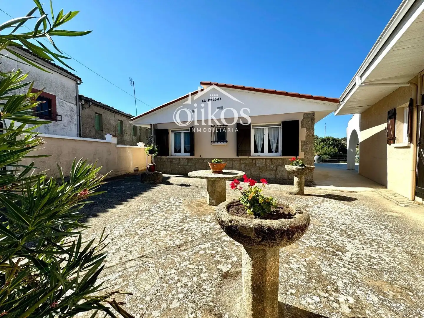 Exterior view of Houses for sale in San Felices de los Gallegos  with Heating, Parquet flooring and Swimming Pool