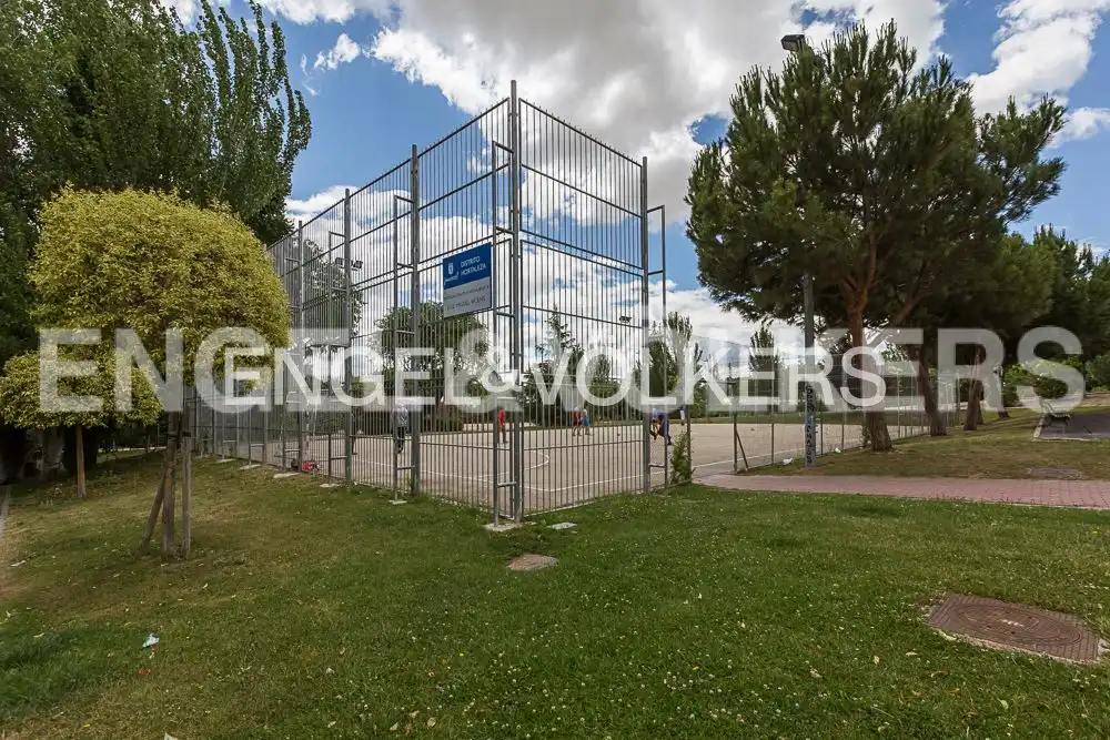 Casa o chalet en venta en Madrid con Aire acondicionado, Calefacción y Jardín privado