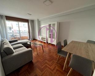 Living room of Flat to rent in Vigo   with Heating, Parquet flooring and Furnished