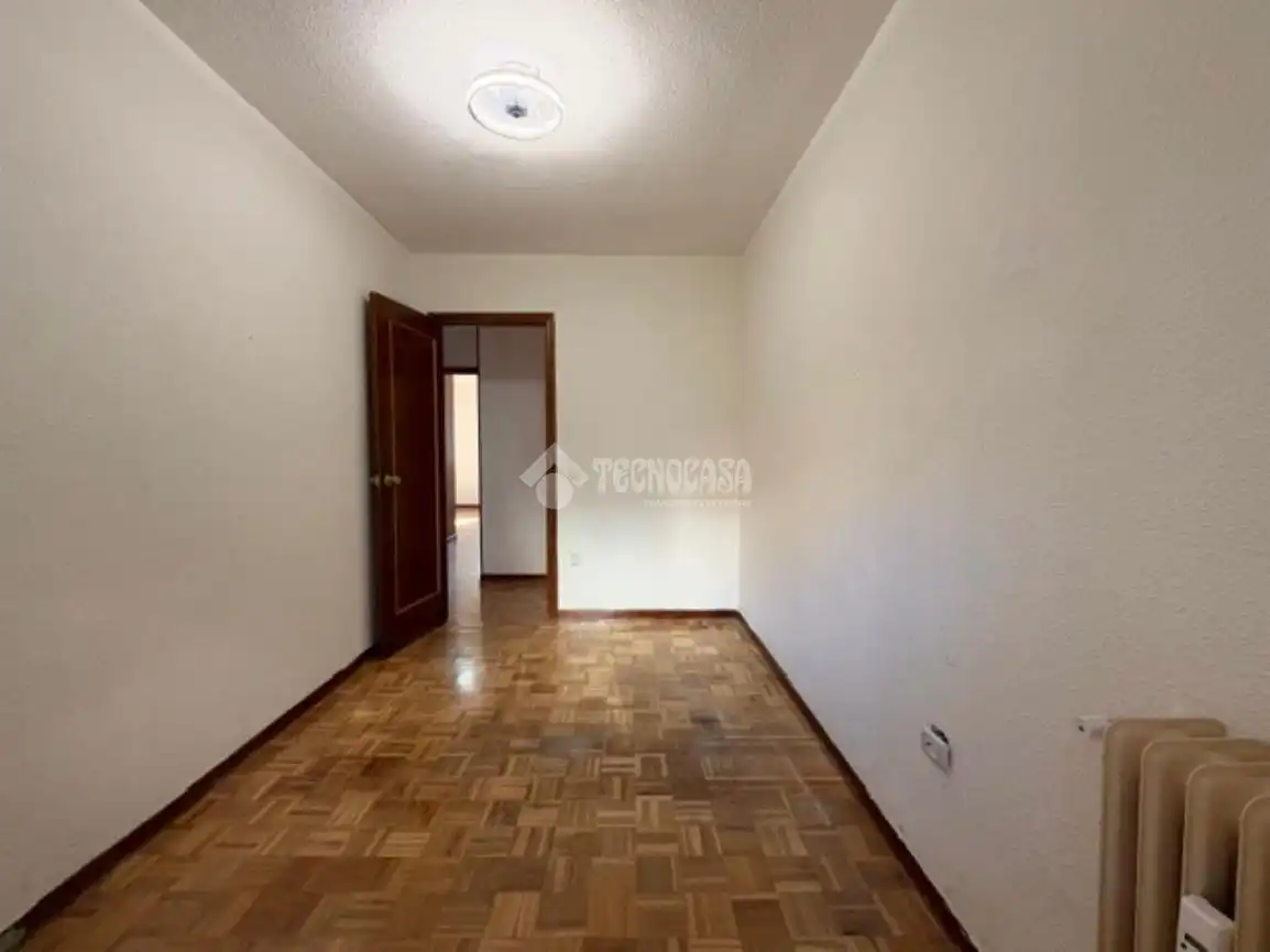 Dormitori de Pis en venda en San Sebastián de los Reyes amb Calefacció i Parquet