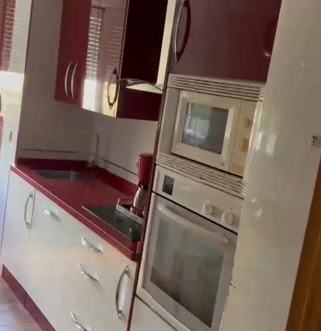 Küche von Wohnung zum Verkauf in Huelva mit Klimaanlage, Möbliert und Ofen