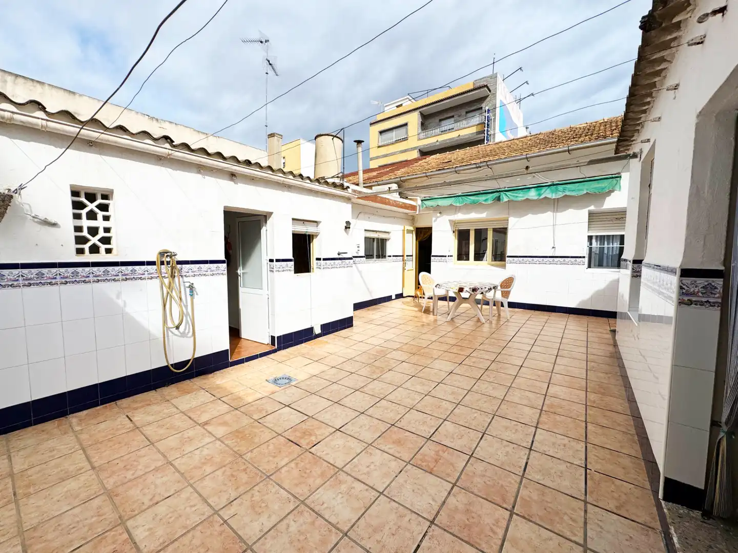 Vista exterior de Casa adosada en venta en San Pedro del Pinatar con Aire acondicionado, Amueblado y Horno