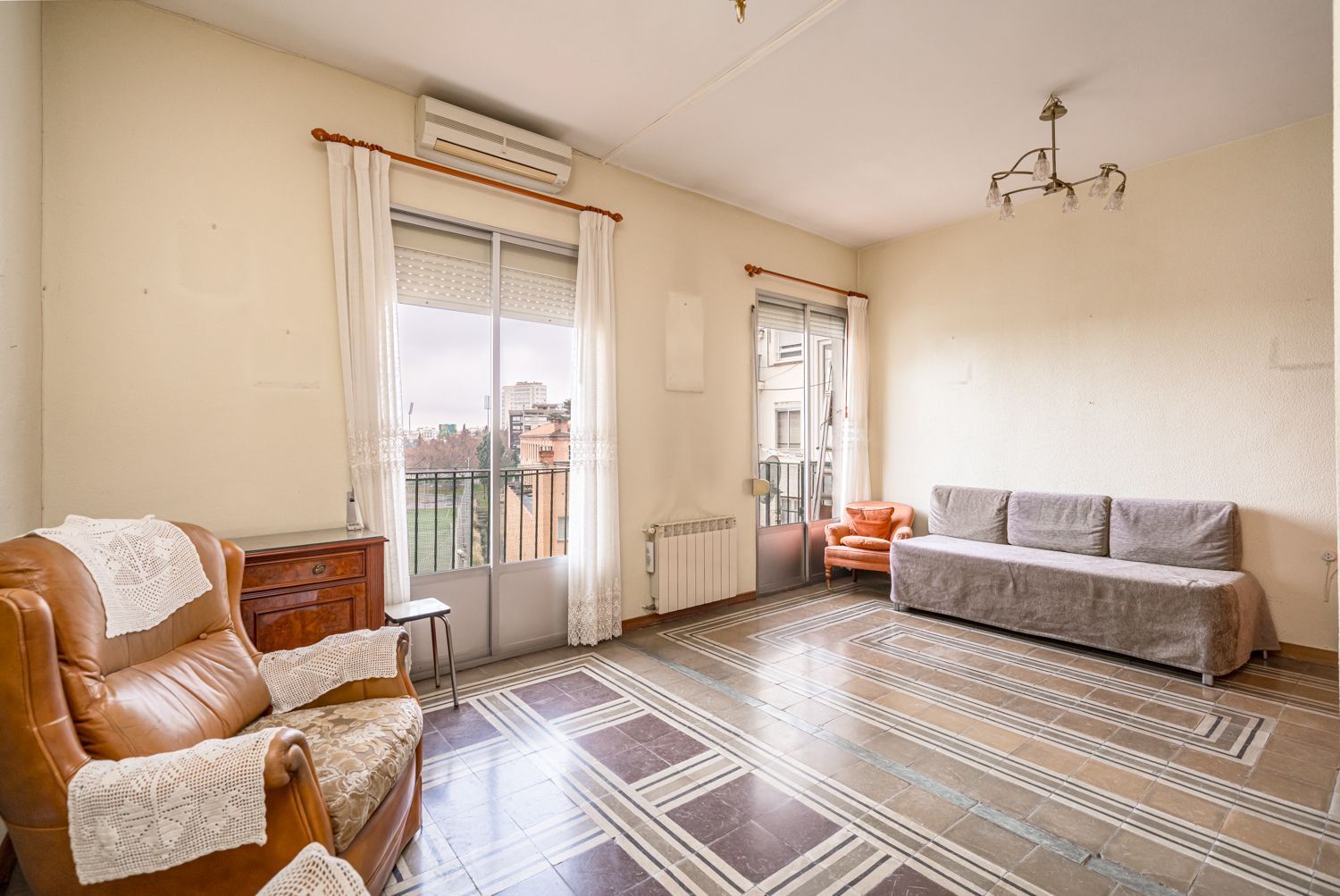 Sala d'estar de Pis en venda en  Madrid Capital amb Calefacció