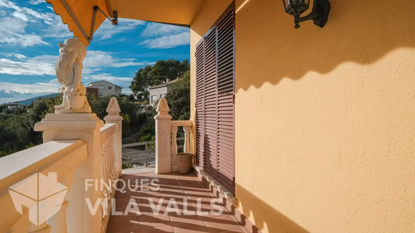 Vista exterior de Casa o xalet en venda en Caldes de Montbui amb Calefacció, Jardí privat i Terrassa