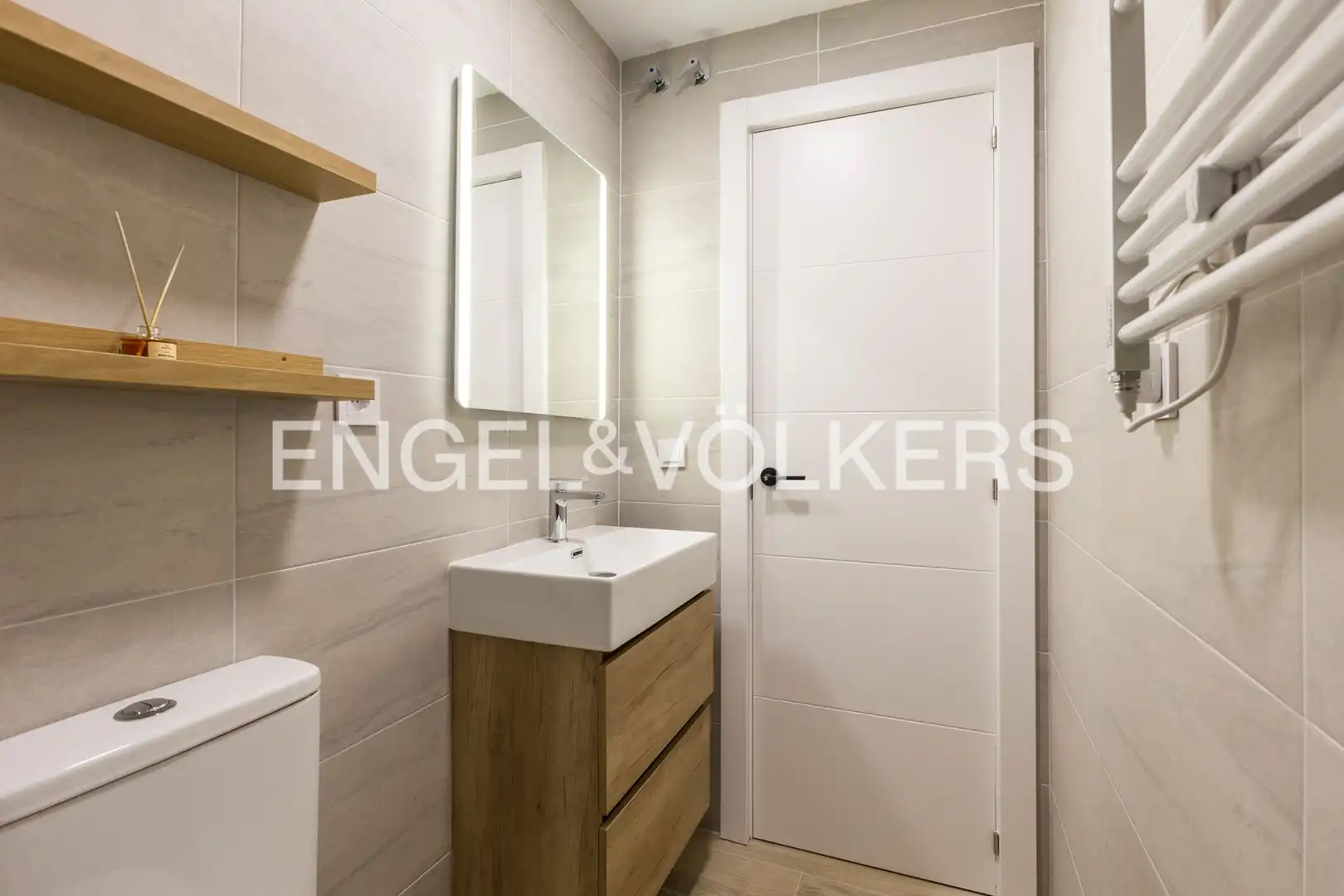 Baño de Planta baja de alquiler en Madrid con Aire acondicionado y Calefacción