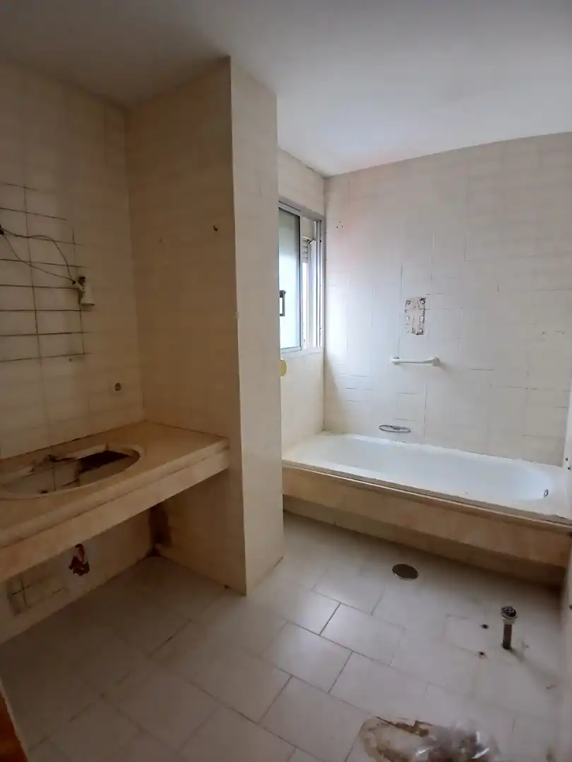 Baño de Piso en venta en El Puerto de Santa María con Balcón y Alarma