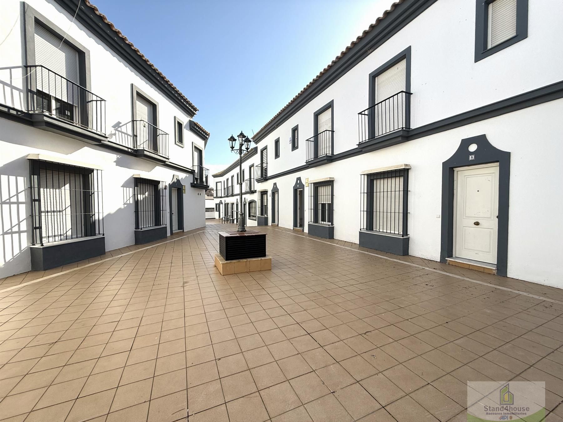 Exterior view of Single-family semi-detached for sale in Paterna del Campo  with Balcony and Alarm