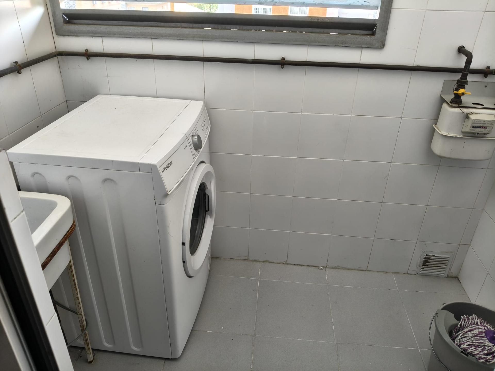 Bathroom of Flat for rent in  Sevilla Capital  with Air Conditioner and Furnished