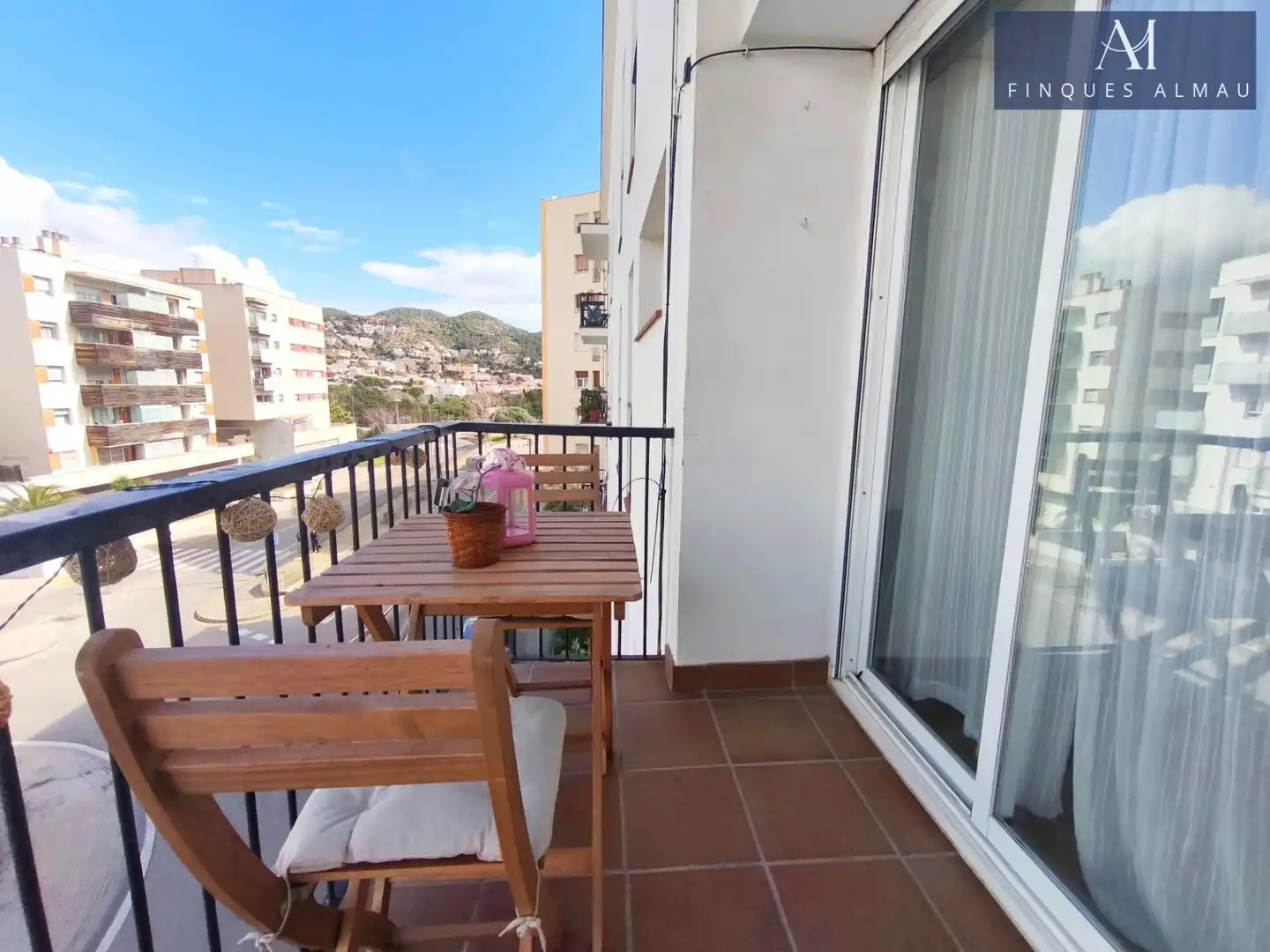 Terrasse von Wohnung zum Verkauf in Sitges mit Klimaanlage, Parkett und Terrasse