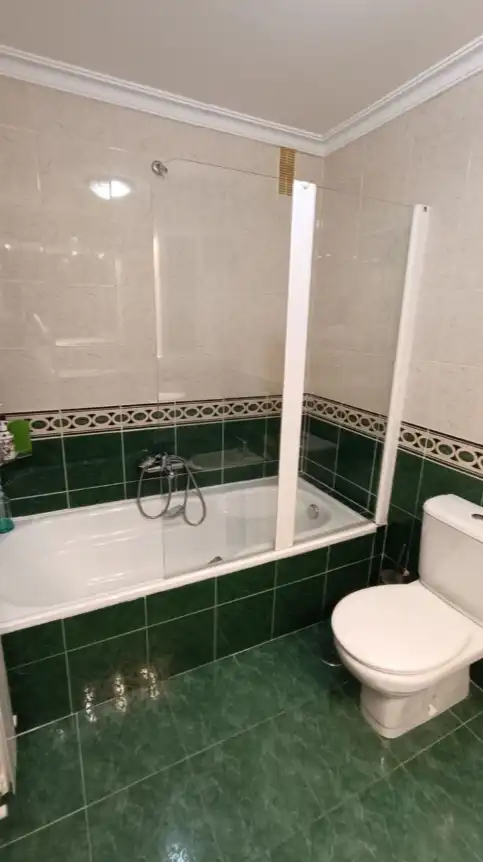 Badezimmer von Wohnung zum Verkauf in Valladolid mit Heizung, Privatgarten und Abstellraum