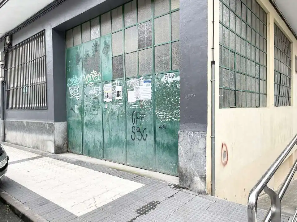 Local comercial en venda a Pedro Muguruza Etorbidea