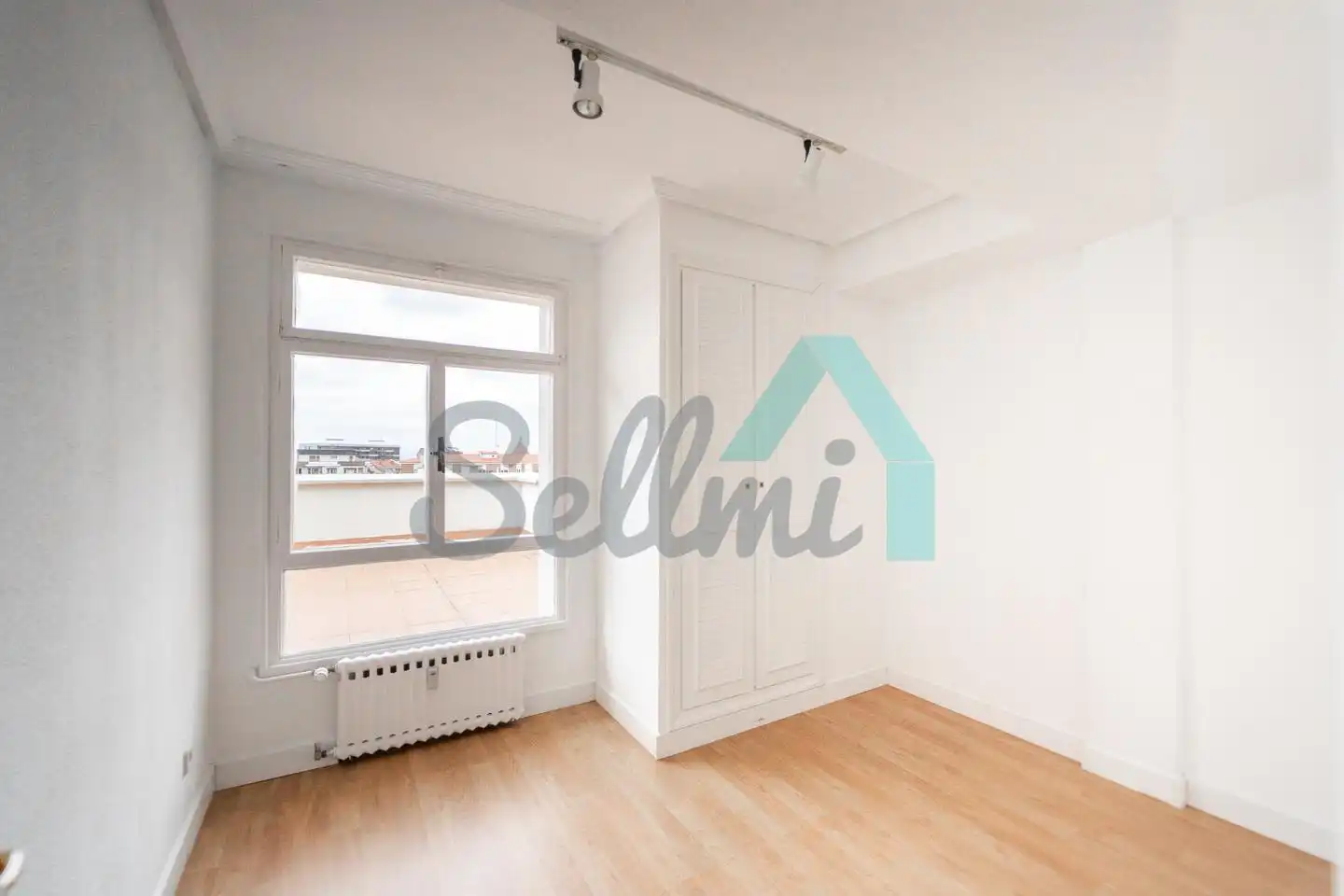 Habitación de Ático de alquiler en Oviedo  con Calefacción y Terraza