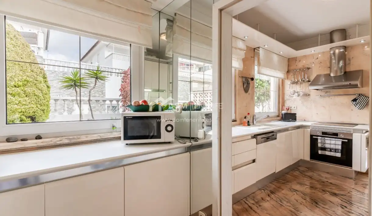 Cocina de Casa o chalet en venta en Arona con Terraza, Piscina y Amueblado