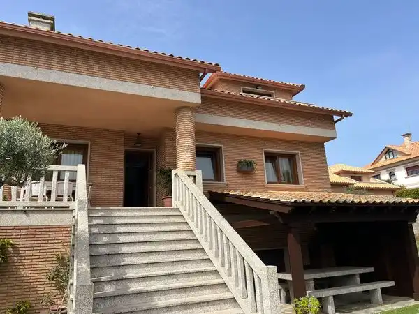 Vista exterior de Casa o chalet en venta en A Guarda   con Calefacción, Jardín privado y Terraza