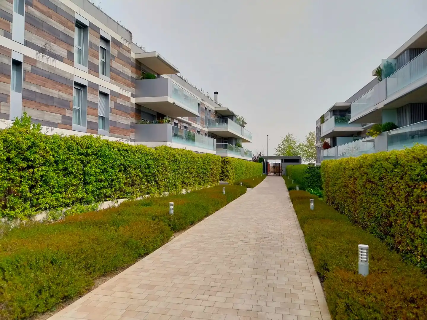 Vista exterior de Piso en venta en Las Rozas de Madrid con Aire acondicionado, Calefacción y Parquet