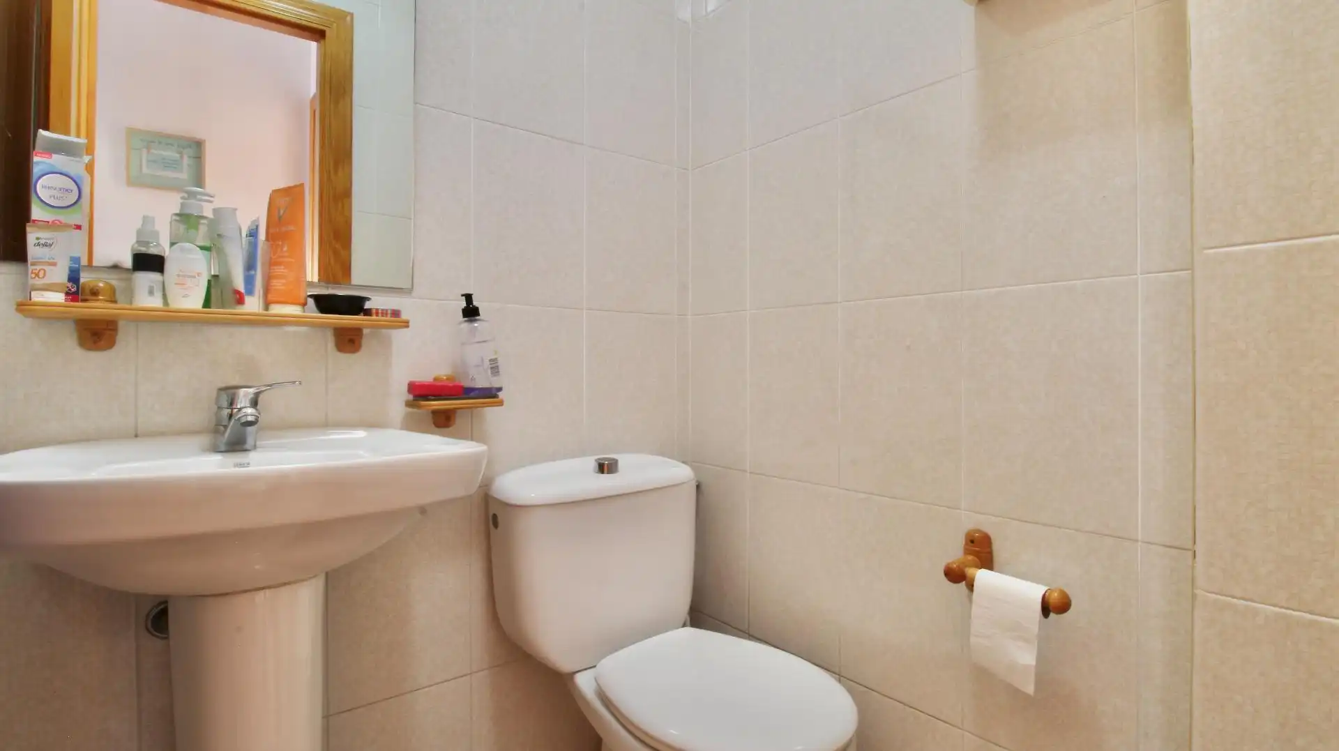 Baño de Casa adosada en venta en Roquetas de Mar con Aire acondicionado, Terraza y Trastero