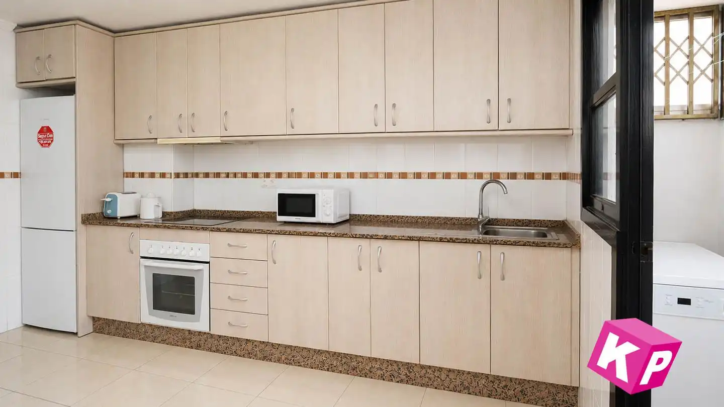 Küche von Wohnung zum Verkauf in Santa Pola mit Klimaanlage, Terrasse und Möbliert