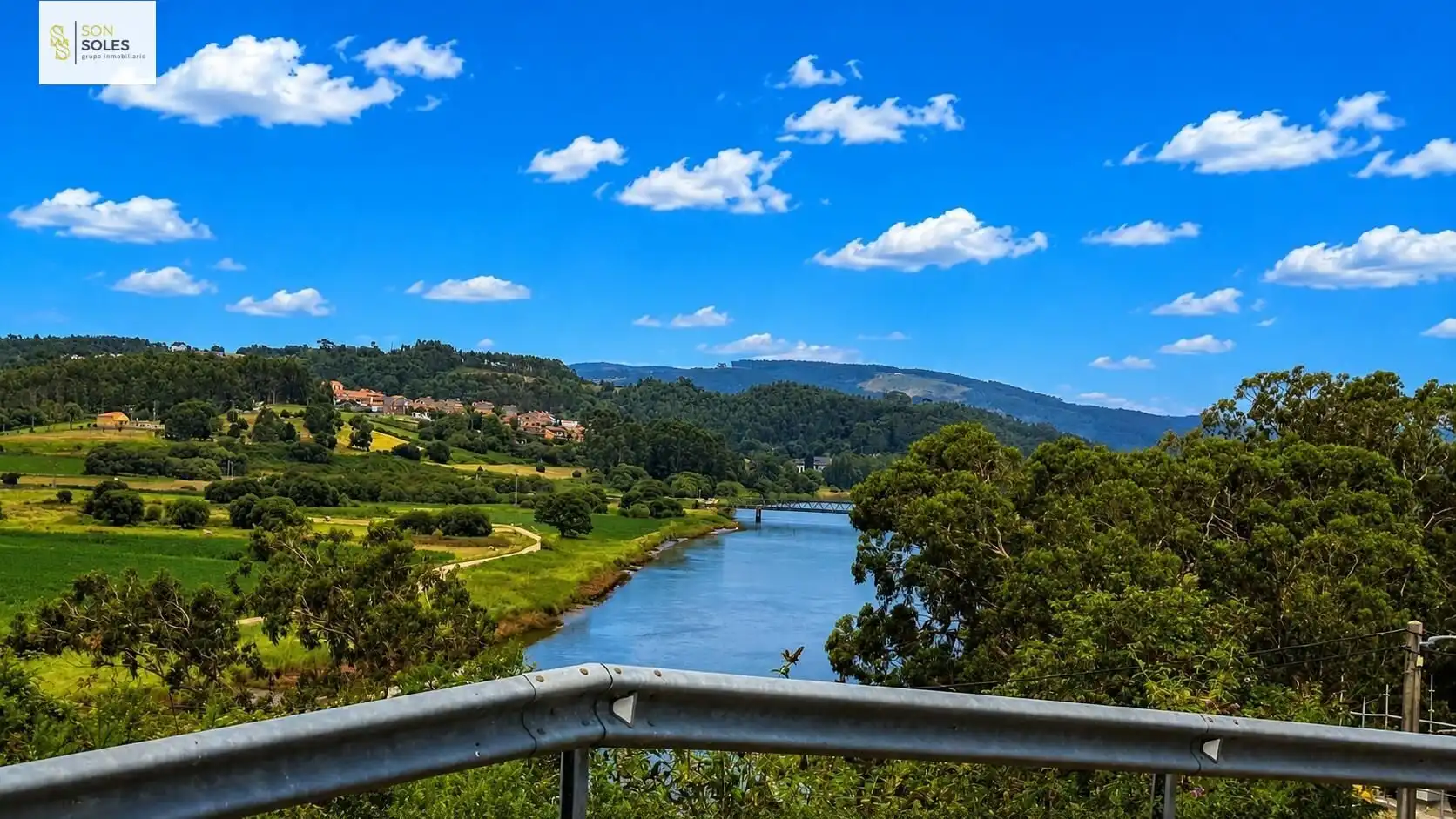 Vista exterior de Planta baja en venta en Miengo con Calefacción, Jardín privado y Terraza