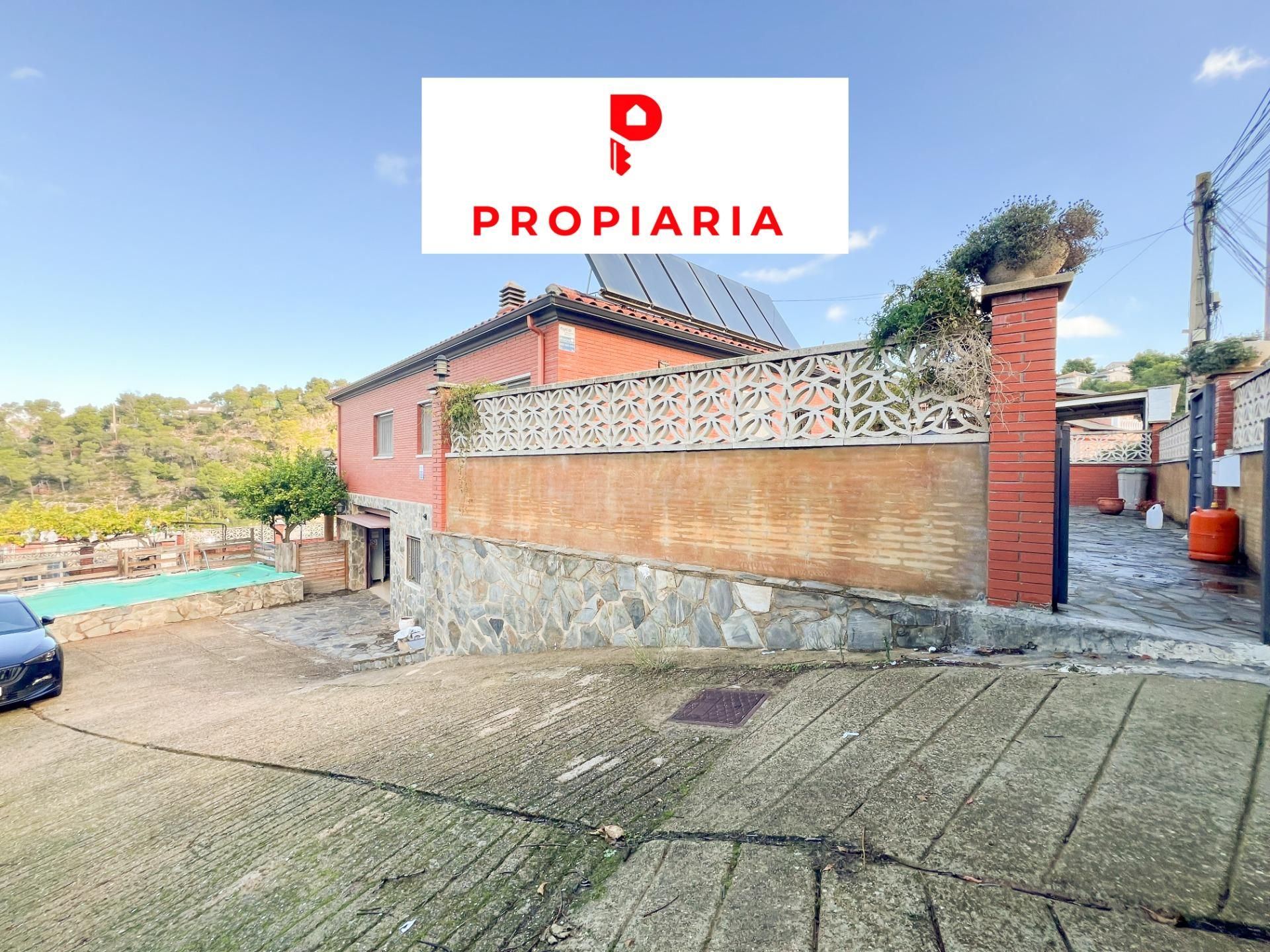 Vista exterior de Casa o xalet en venda en Vallirana amb Aire condicionat, Calefacció i Jardí privat