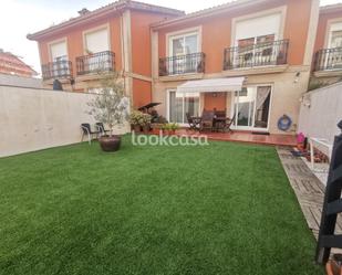 Terrassa de Casa adosada en venda en Sanxenxo amb Calefacció, Jardí privat i Parquet