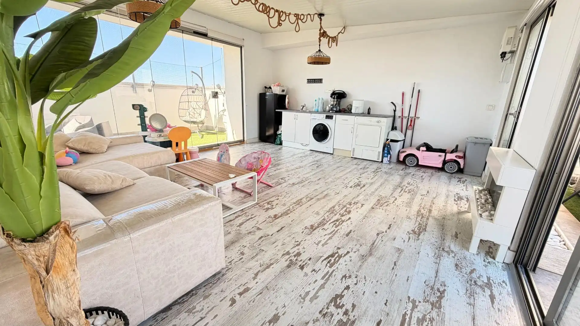 Wohnzimmer von Dachboden zum Verkauf in Elche / Elx mit Heizung, Terrasse und Abstellraum