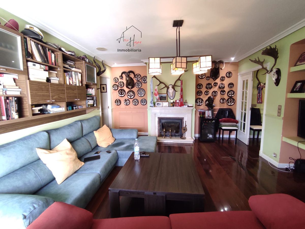 Living room of Flat for sale in Salamanca Capital  with Air Conditioner, Heating and Balcony