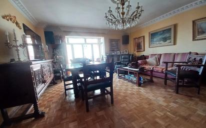 Living room of Flat for sale in Valladolid Capital  with Heating, Parquet flooring and Terrace