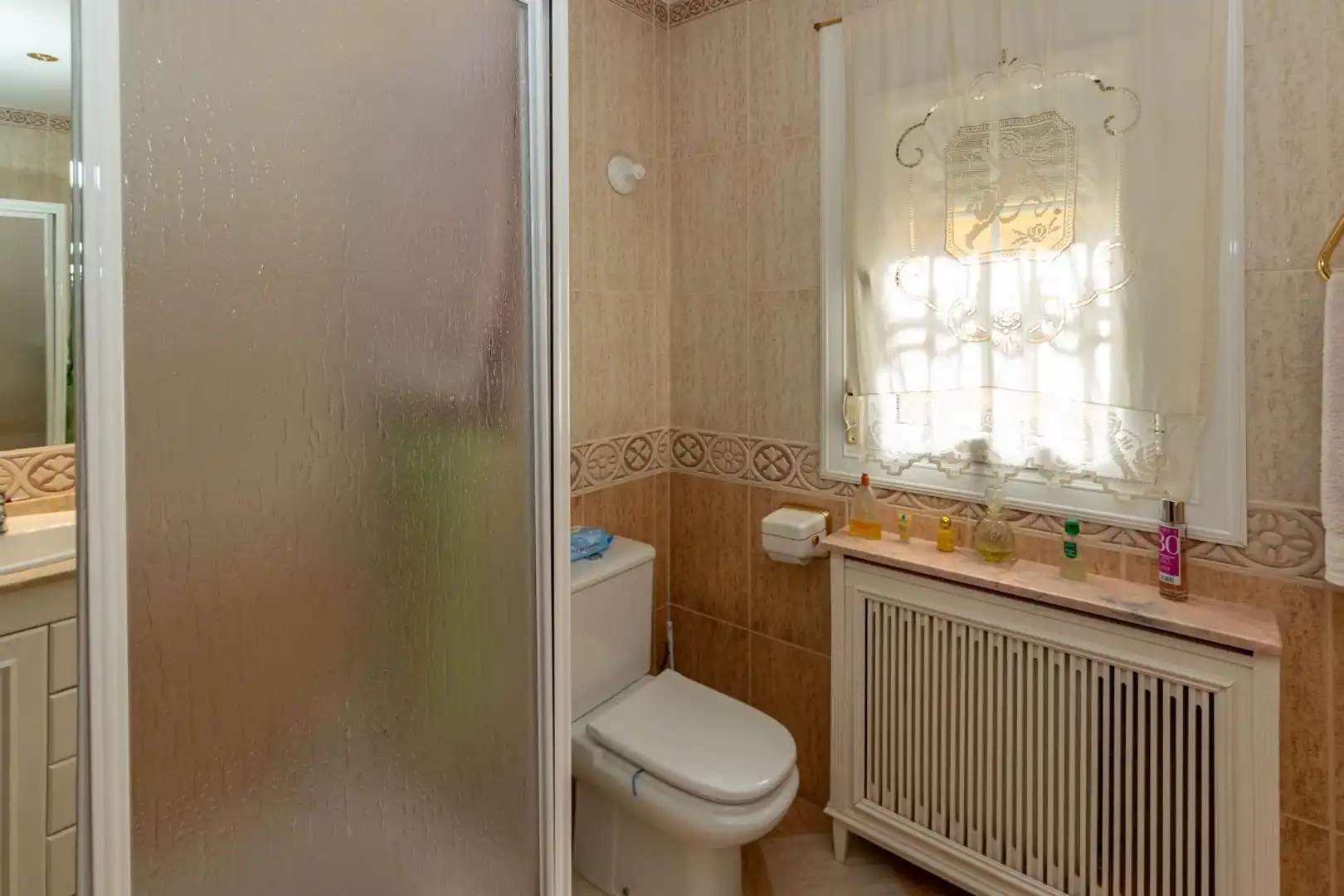 Bathroom of Houses for sale in Aldeire  with Air Conditioner, Heating and Balcony