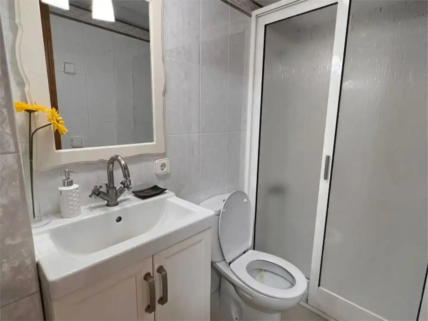 Baño de Piso en venta en Santa Eulària des Riu con Aire acondicionado, Amueblado y Balcón