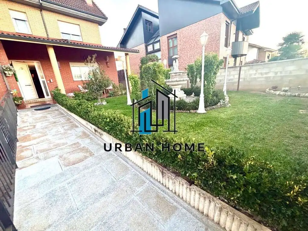 Vista exterior de Casa o chalet en venta en Las Eras de Renueva
