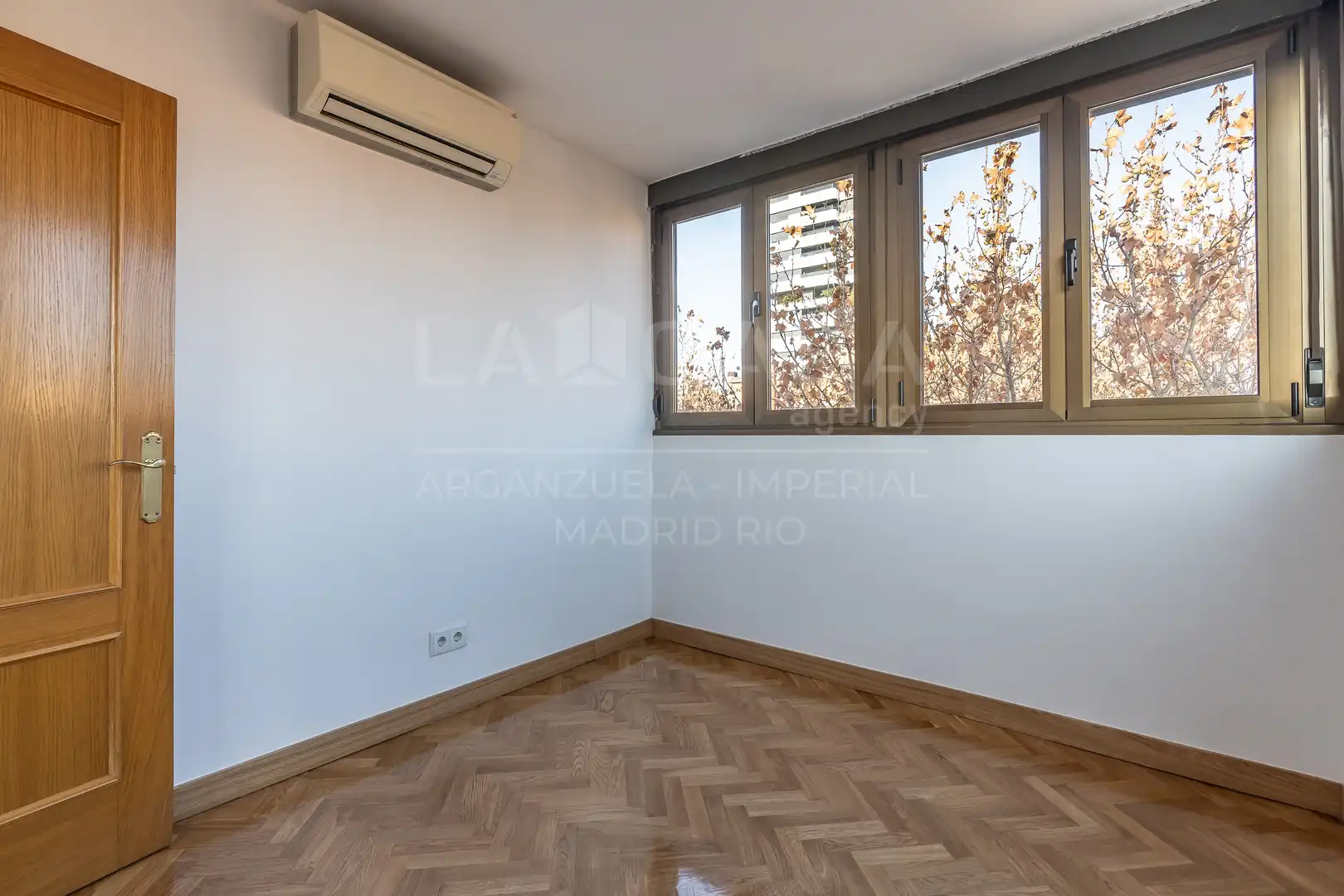 Dormitori de Àtic en venda en Madrid amb Calefacció i Terrassa