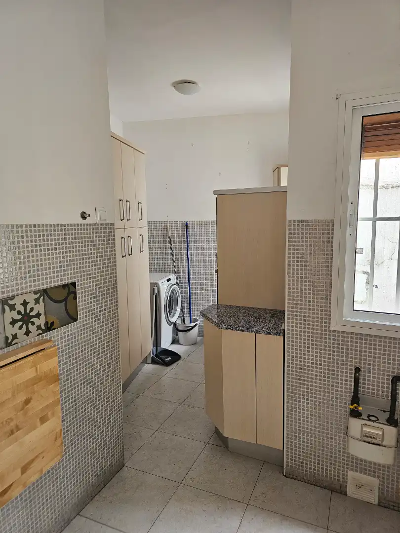 Kitchen of Flat for sale in Sevilla  with Air Conditioner, Heating and Storage room