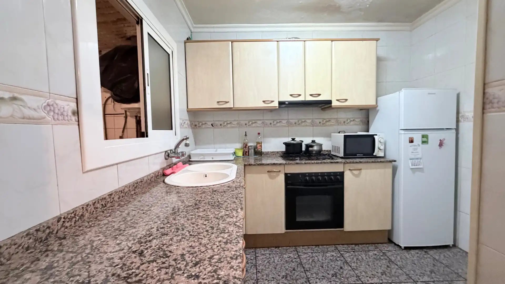 Cocina de Piso en venta en Viladecans con Calefacción, Amueblado y Horno