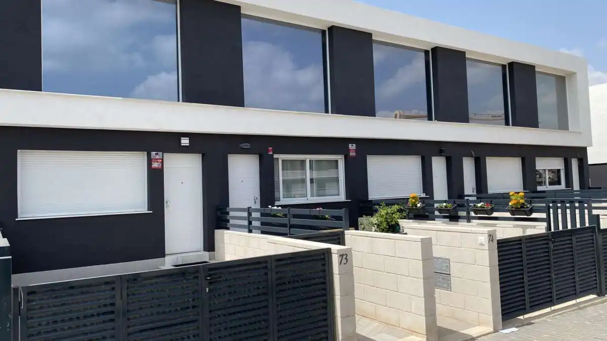 Vista exterior de Dúplex en venta en Santa Pola con Jardín privado y Piscina comunitaria