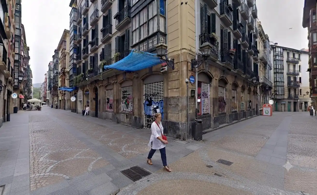 Vista exterior de Local de alquiler en Bilbao  con Aire acondicionado