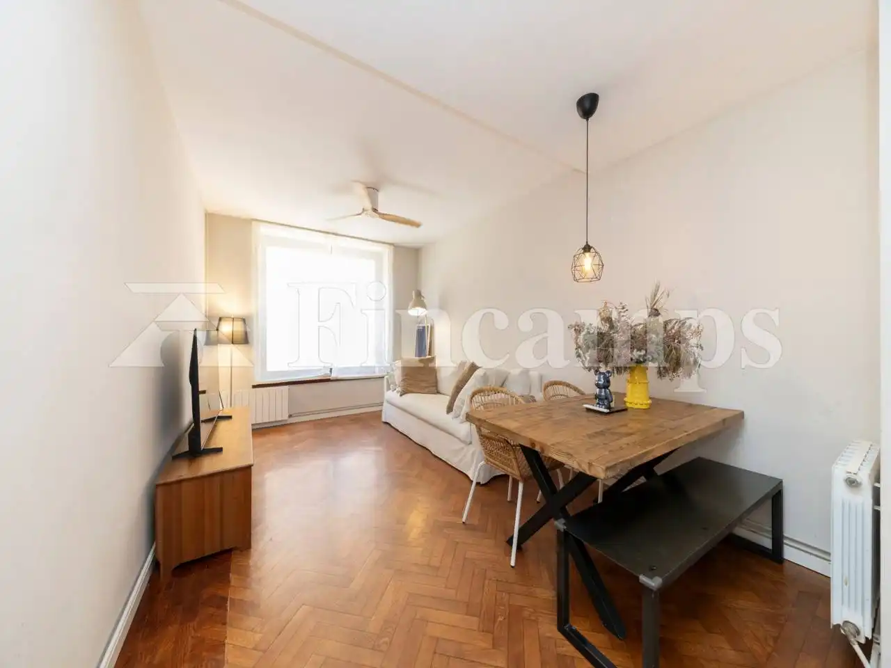 Sala d'estar de Casa o xalet en venda en Sabadell amb Calefacció, Parquet i Terrassa